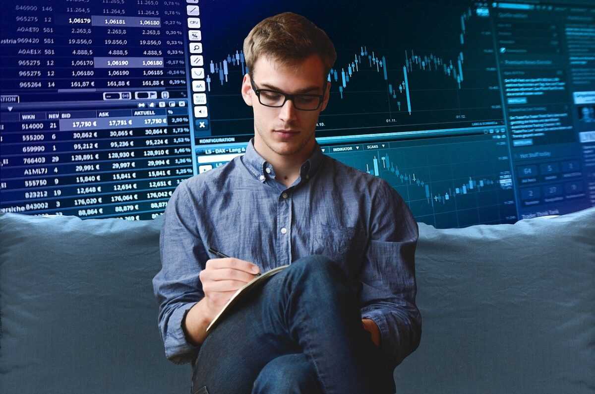 entrepreneur, begin, start-up, chart, trading, courses, forex, analysis, shares, stock exchange, man, planing, business, office, kaufmann, people, young, corporate, work, company, freelance, freelancer, notepad, notebook, to sit, sofa, casual, author, write, trading, trading, trading, trading, trading, forex, forex, forex